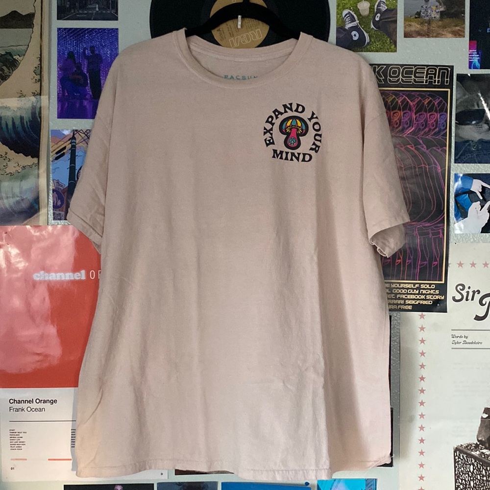 🍄Tan Pacsun Mushroom T-shirt🍄